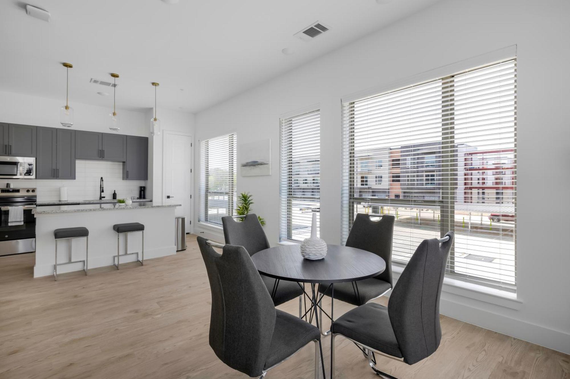 Railyard Apartments By Barsala Denton Bilik gambar