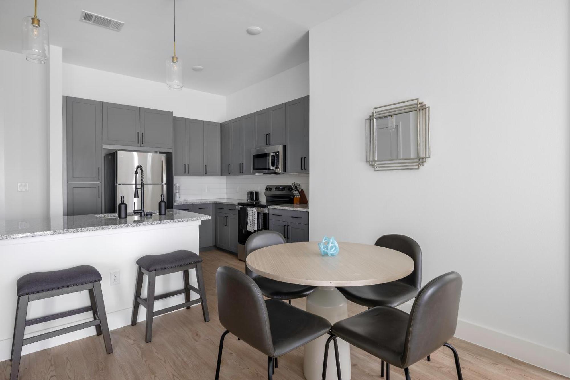 Railyard Apartments By Barsala Denton Bilik gambar