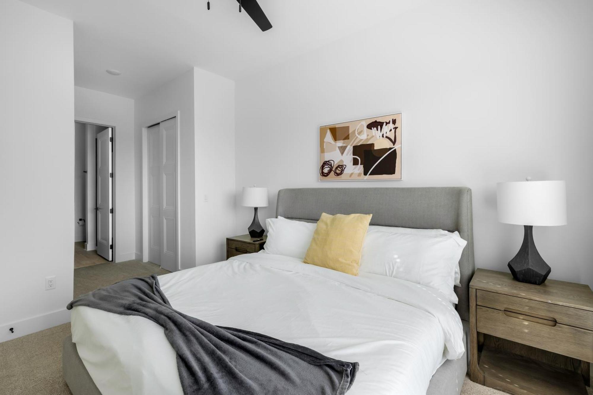 Railyard Apartments By Barsala Denton Bilik gambar