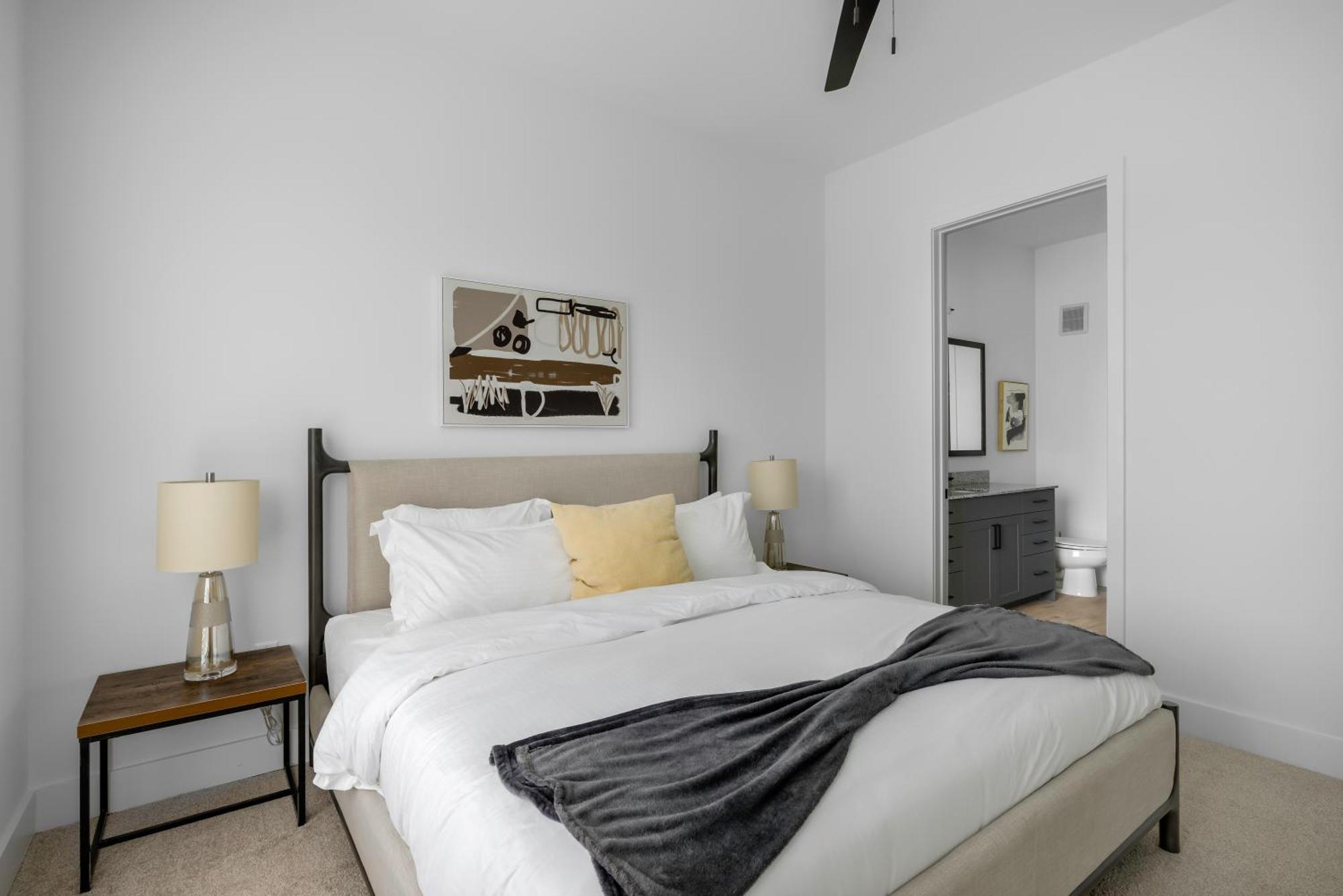 Railyard Apartments By Barsala Denton Bilik gambar